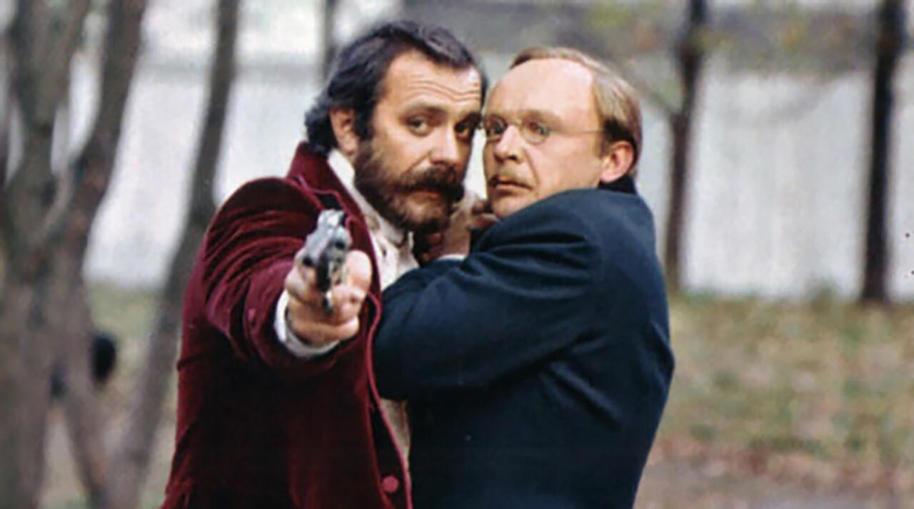 Кадр из фильма "Жестокий романс" (1984 год)