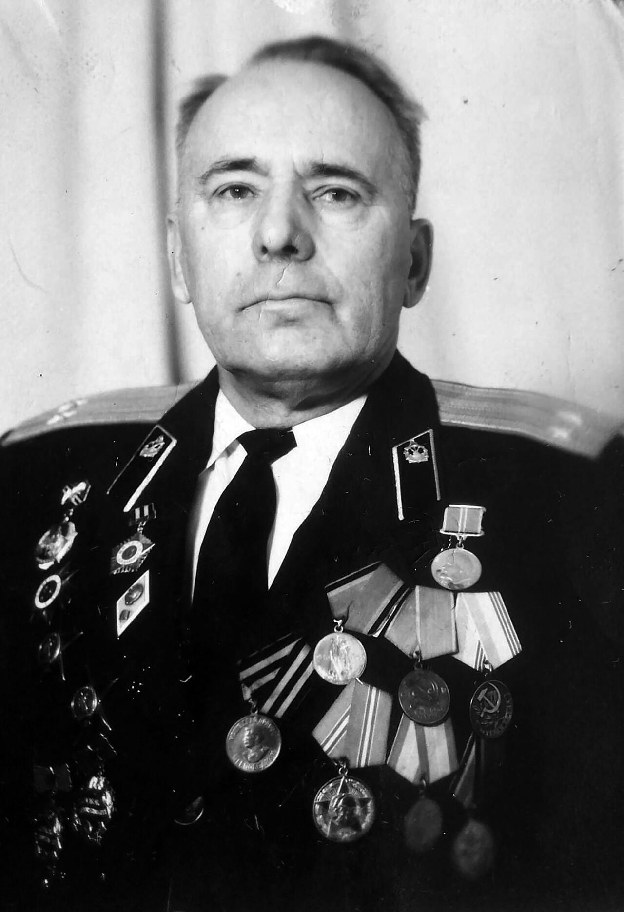 Бывший фронтовик и родоначальник педагогической династии Иван Никитович Шевцов