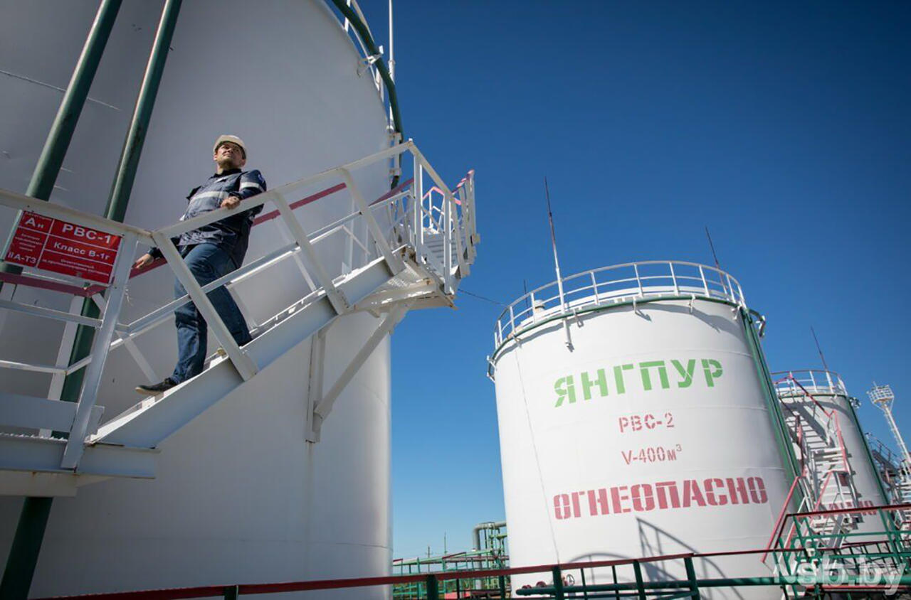 В Российской Федерации разработкой месторождений углеводородного сырья занимается дочернее предприятие ПО «Белоруснефть» — ОАО «Нефтяная компания «Янгпур».