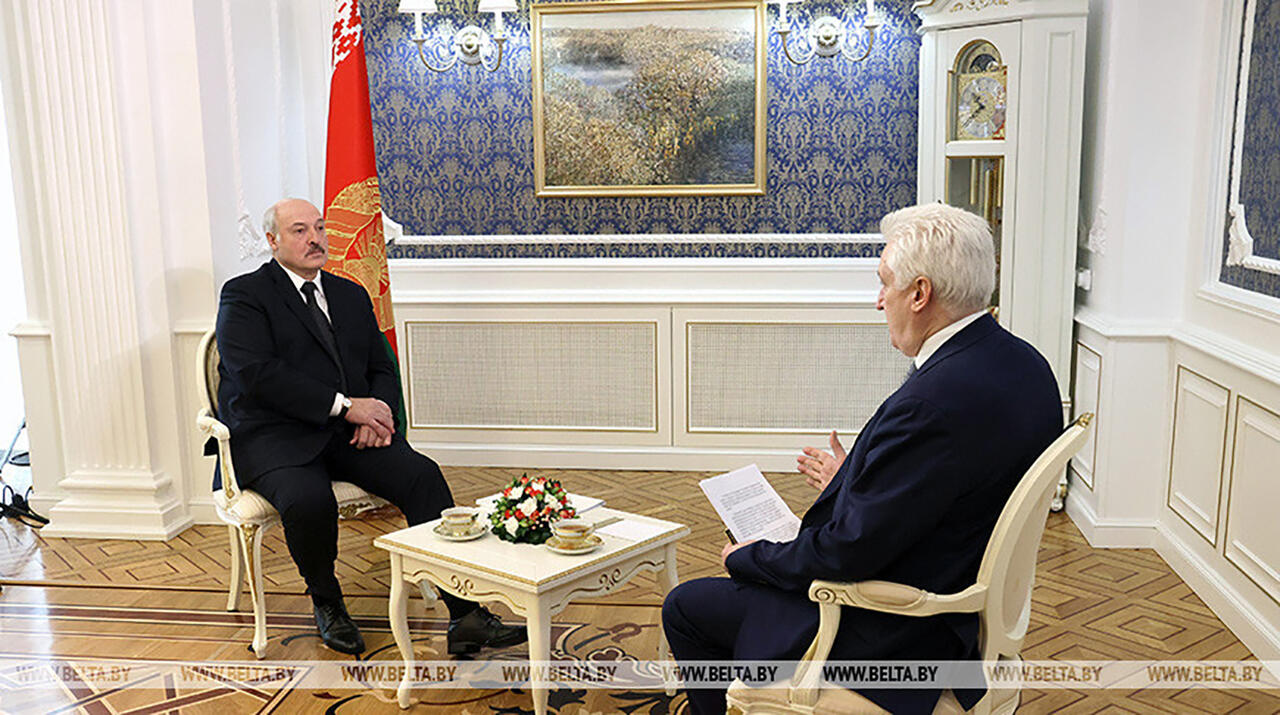 Во время интервью