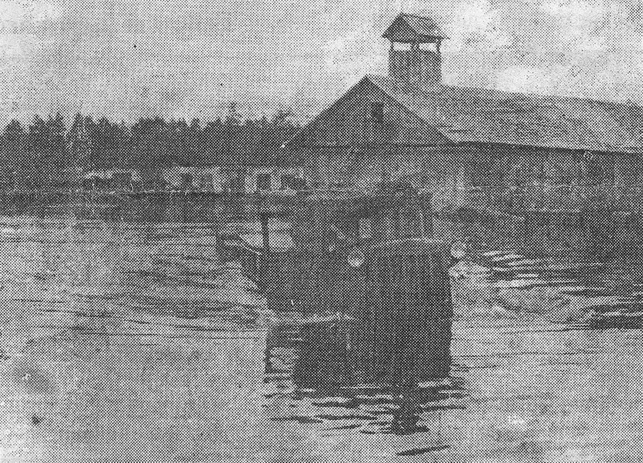 Свой суровый норов наводнение показало и в 1958 г.