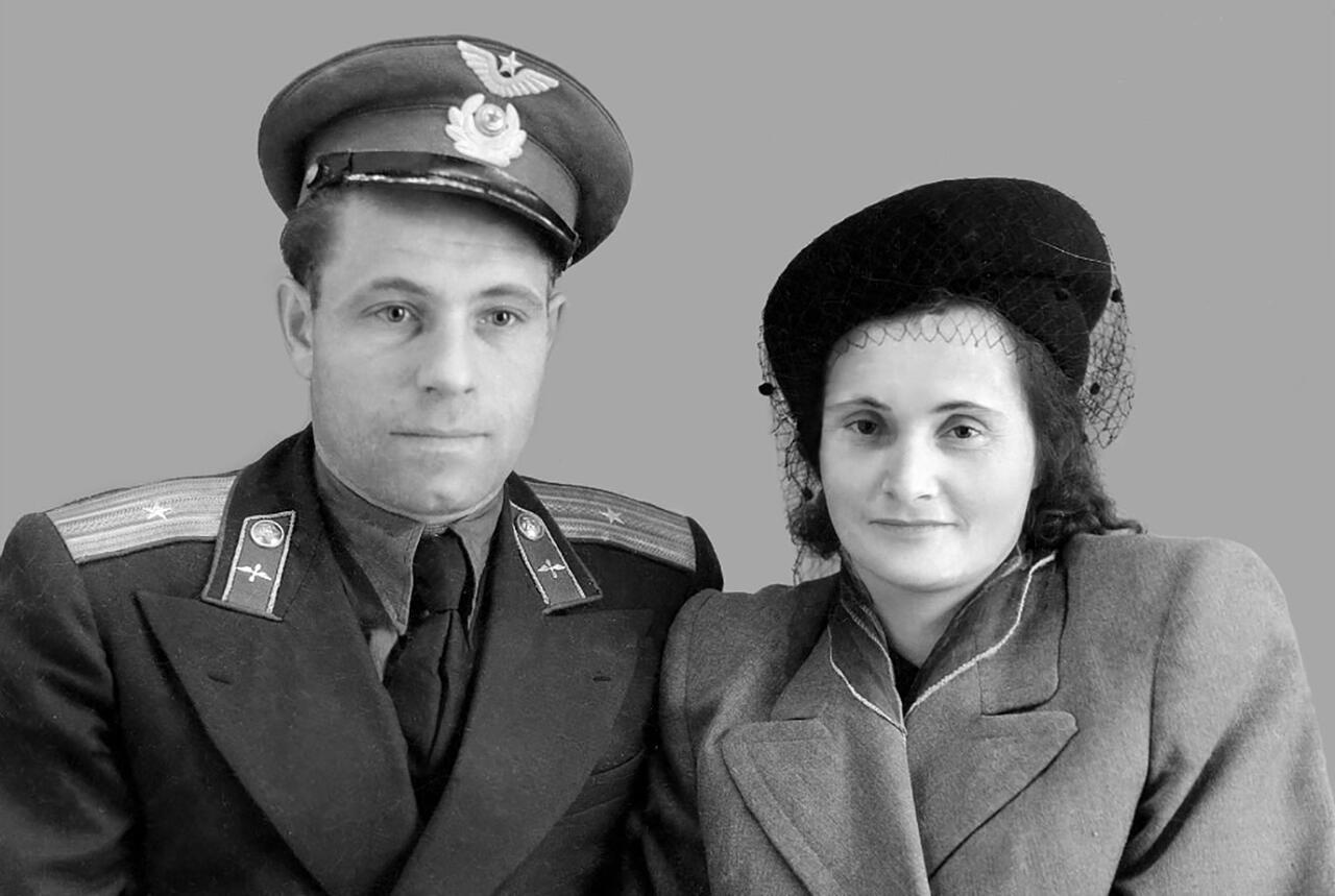 Алексей Моисеевич и Тамара Алексеевна Сенкевич. 1954 год