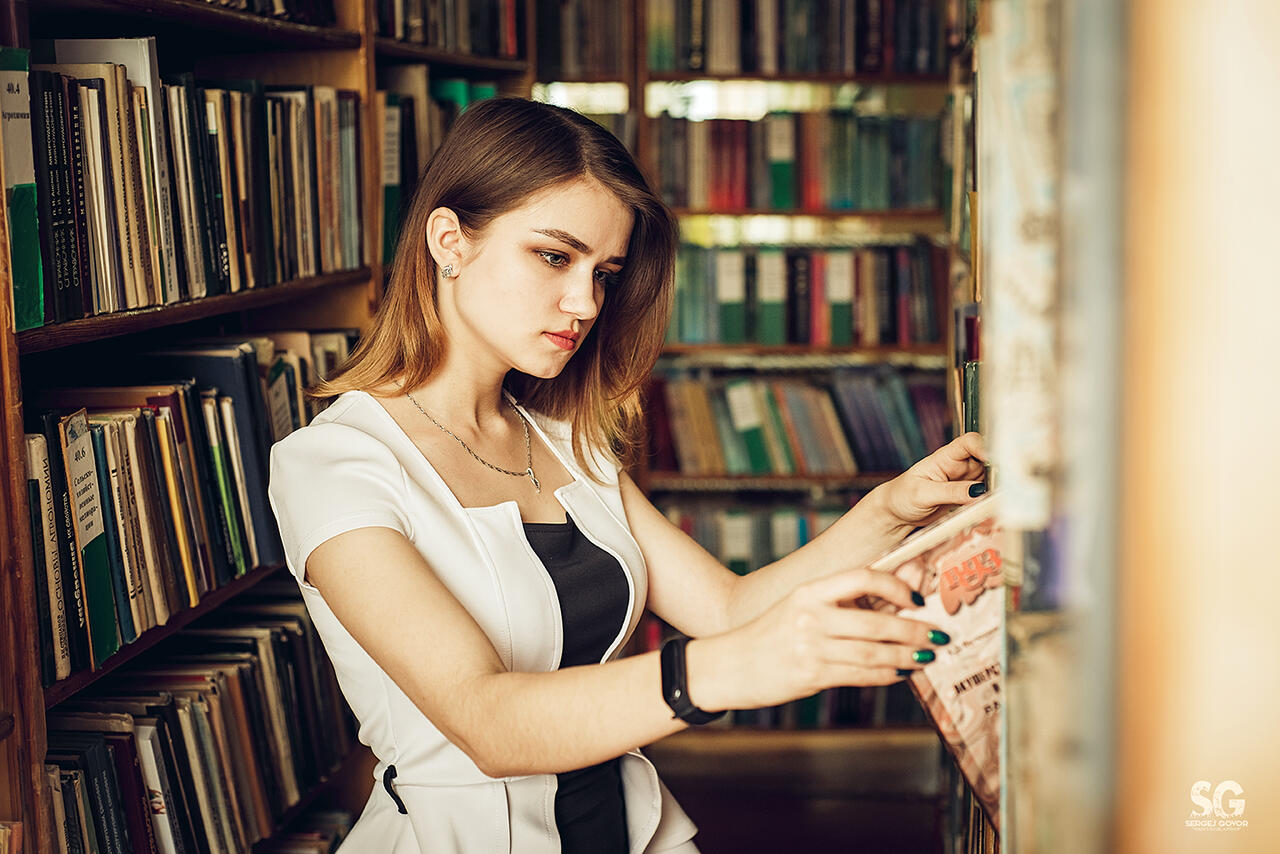 Елена Козлович, библиотекарь отдела обслуживания и информации Речицкой районной сети библиотек