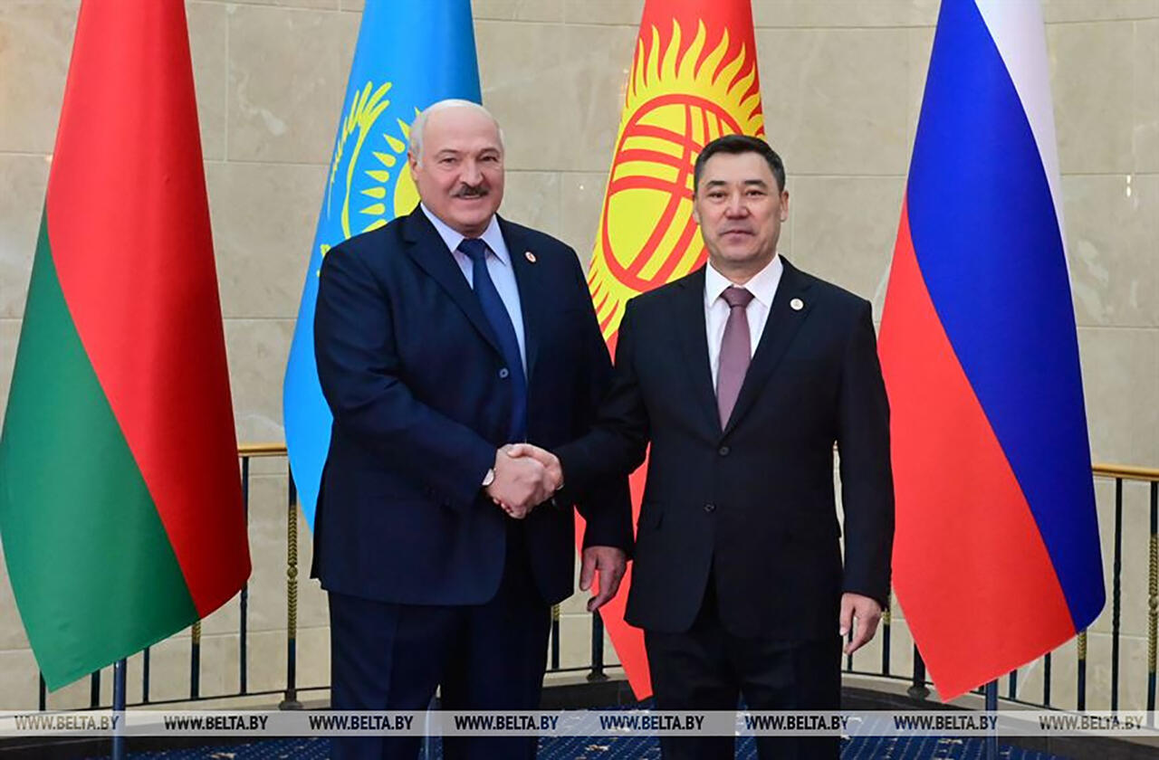 Президент Беларуси Александр Лукашенко и Президент Кыргызстана Садыр Жапаров
