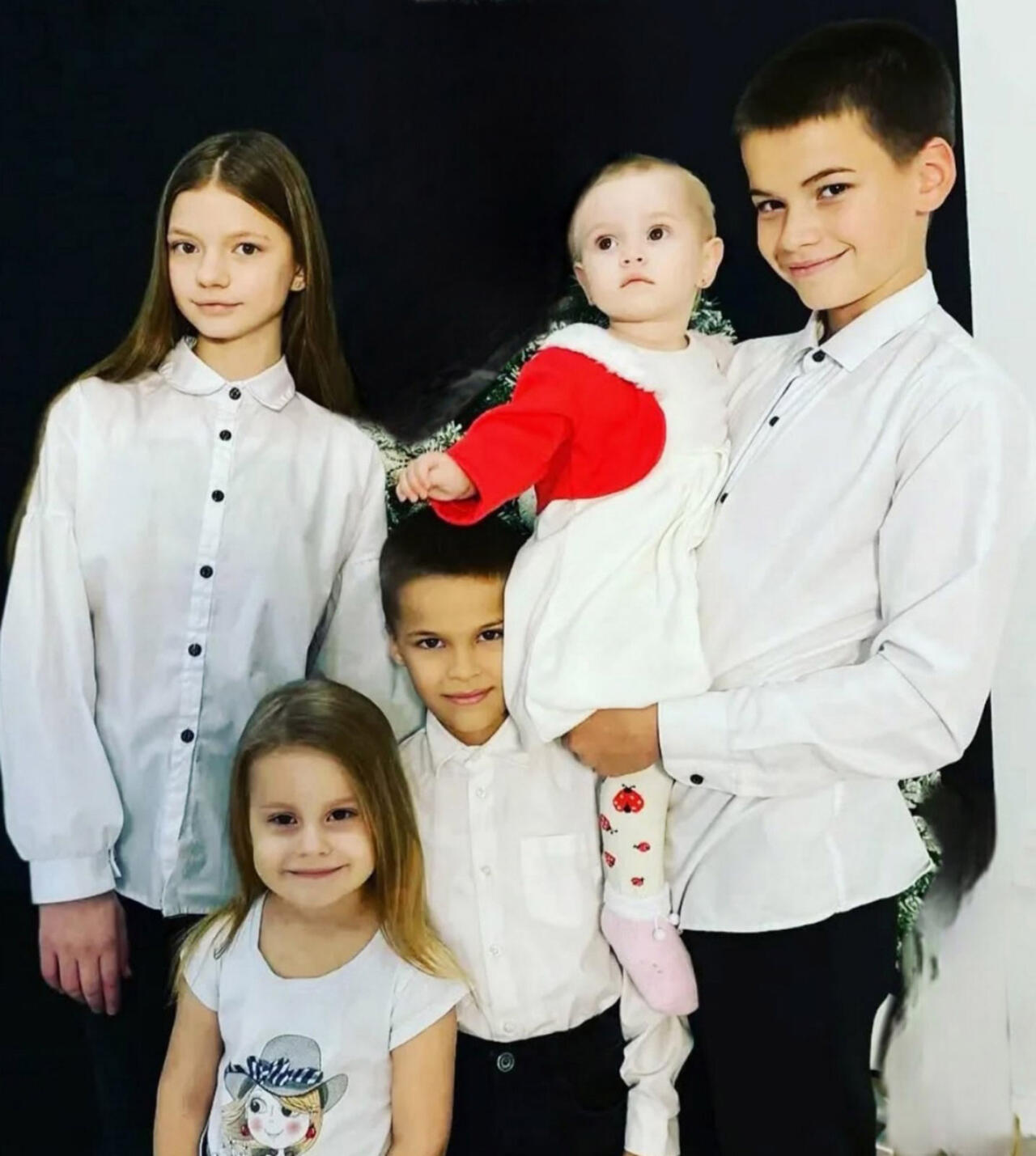 Слева направо: Александра, Ева, Андрей, Милена и Иван Мурашко